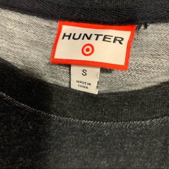 Hunter Men’s Dark Gray Embossed Logo Short Sleeves Tee - Picture 2 of 4